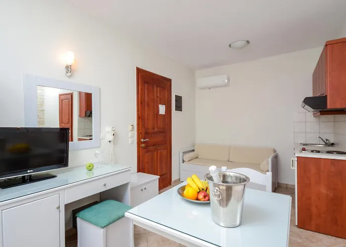 普拉卡1号酒店 2* Pláka